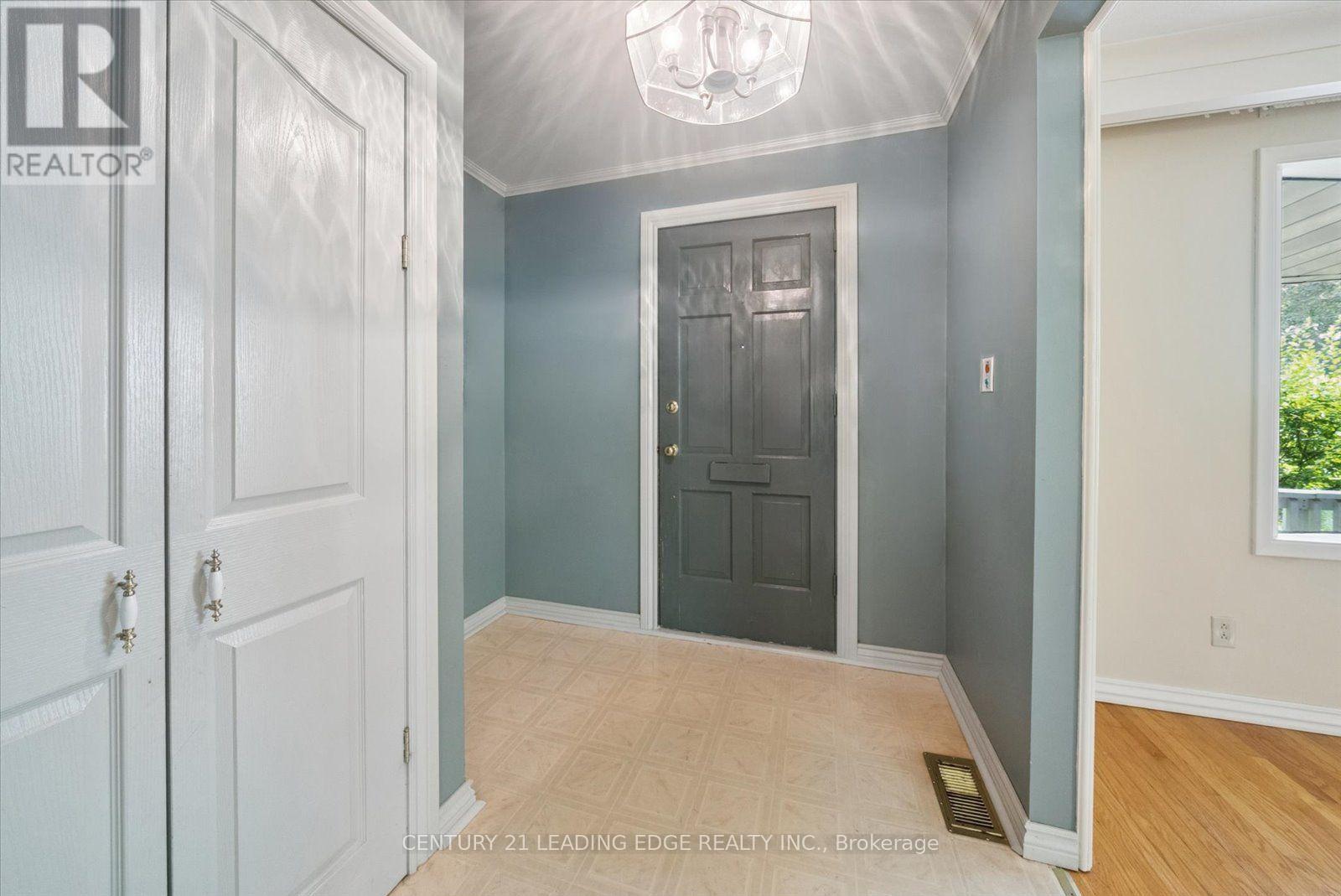 6 THOMAS KINNEAR COURT - 8