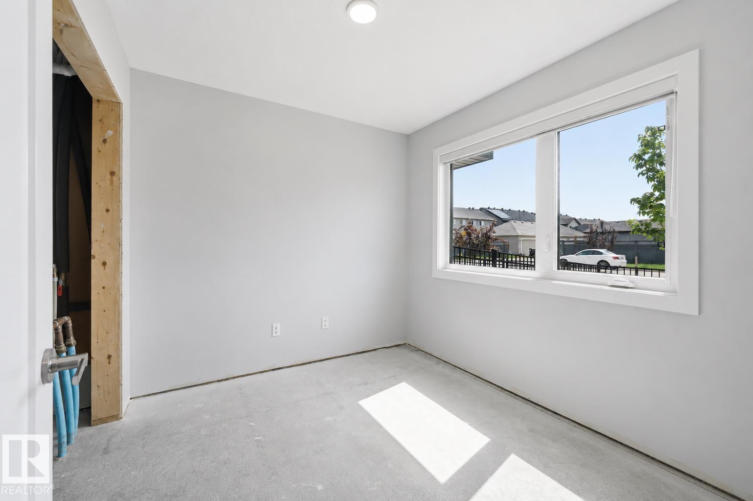 #4 11910 35 AV SW - 6