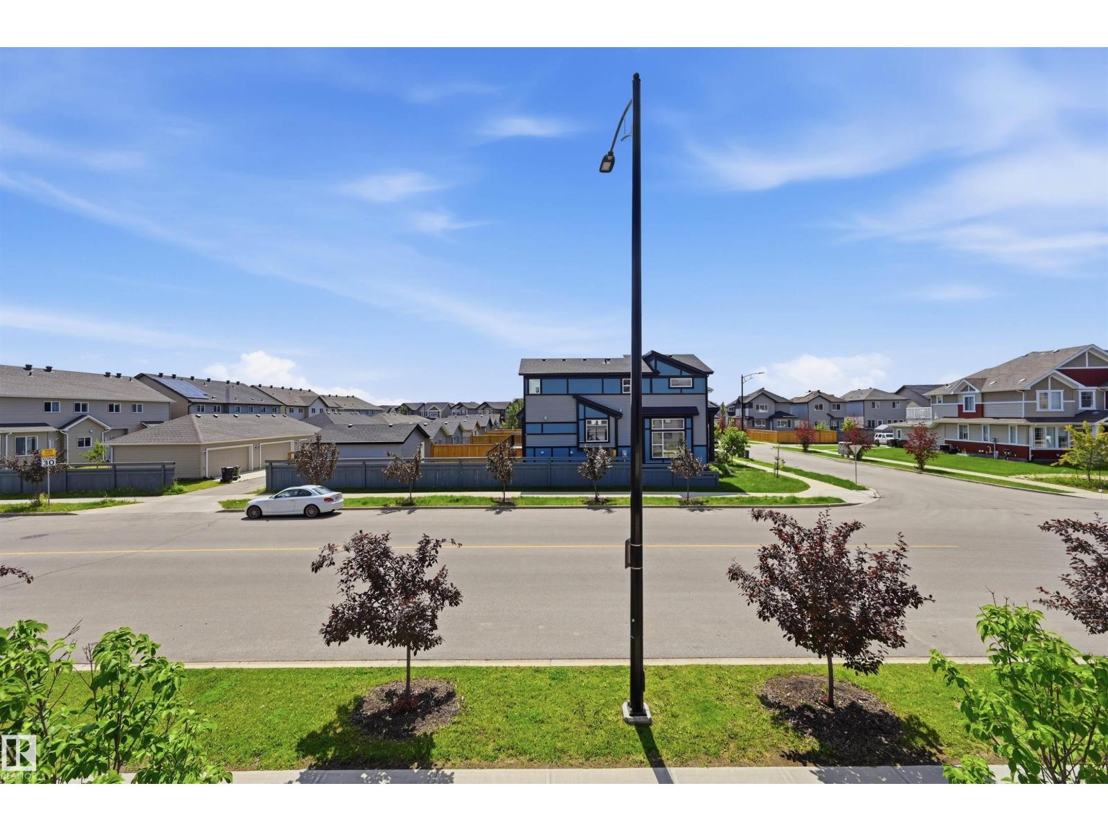 #4 11910 35 AV SW - 25