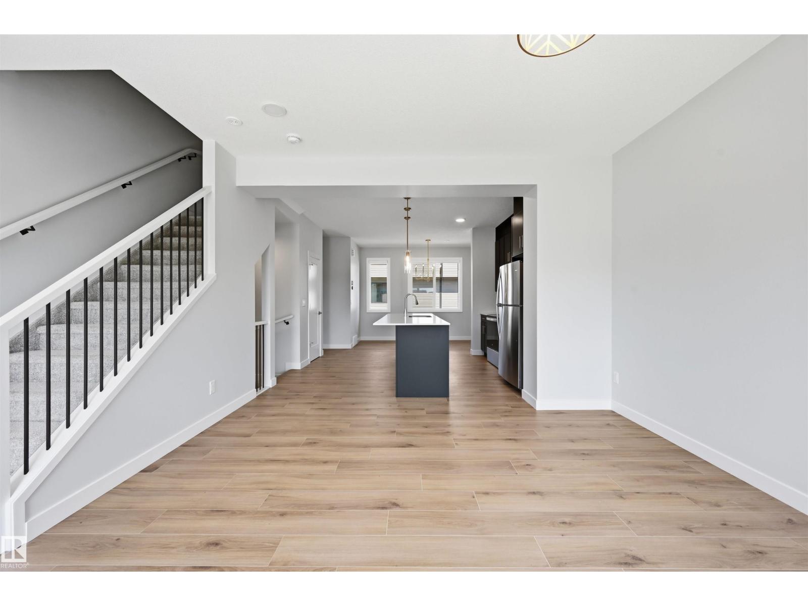 #4 11910 35 AV SW - 27