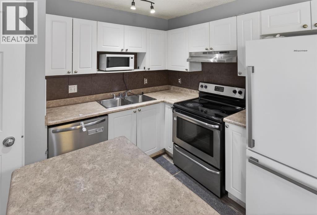 108 Kodiak Crescent - 15
