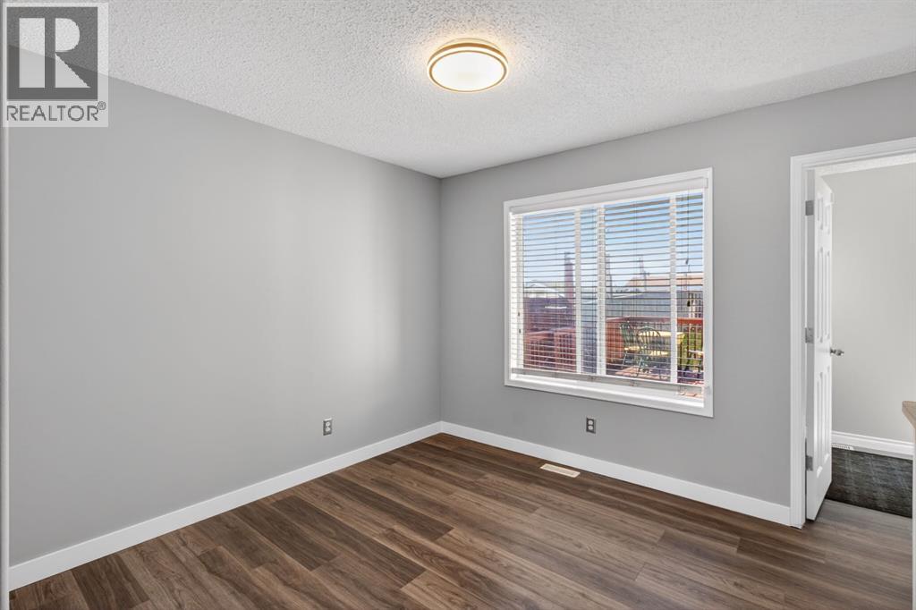 108 Kodiak Crescent - 11