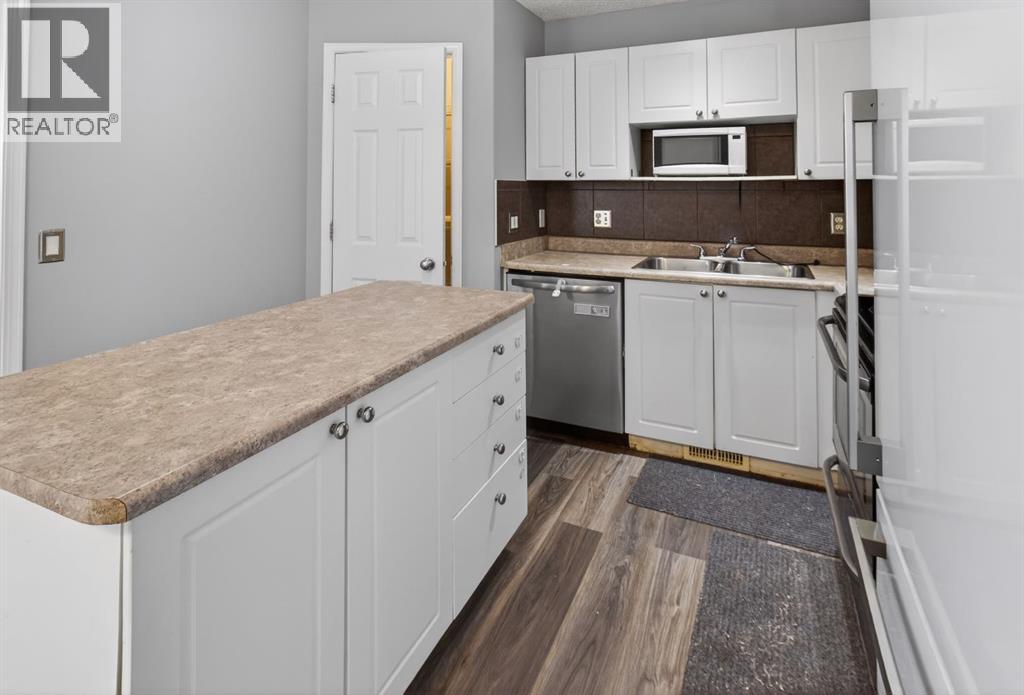 108 Kodiak Crescent - 14