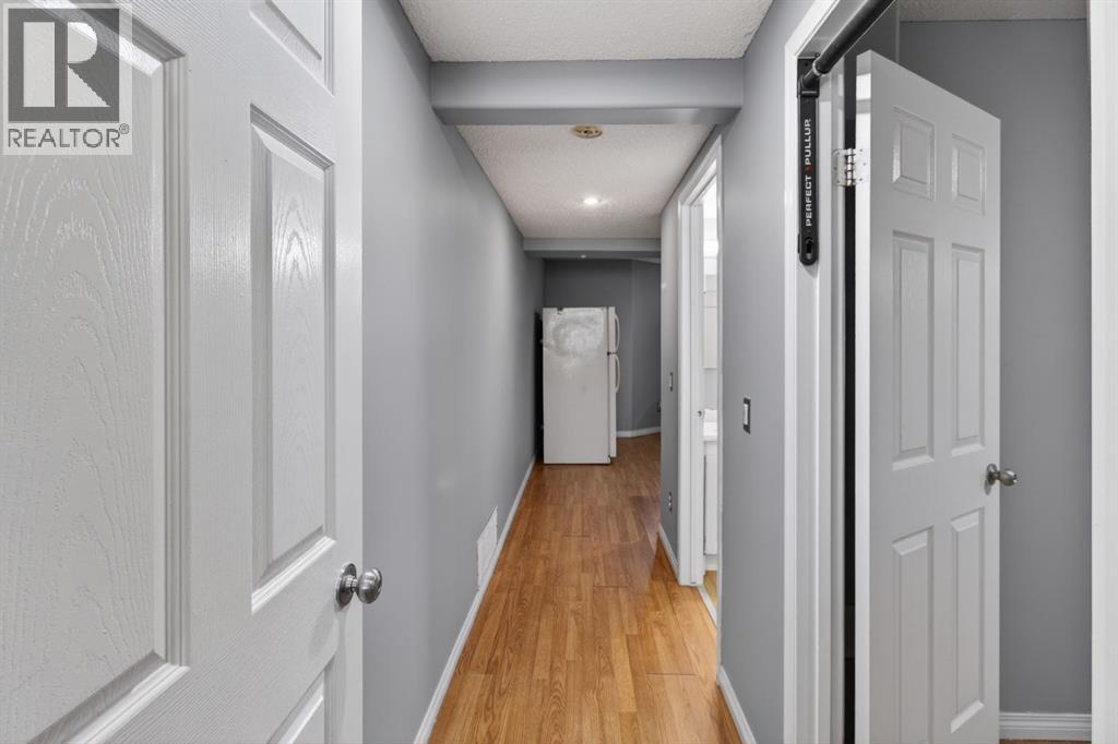 108 Kodiak Crescent - 27