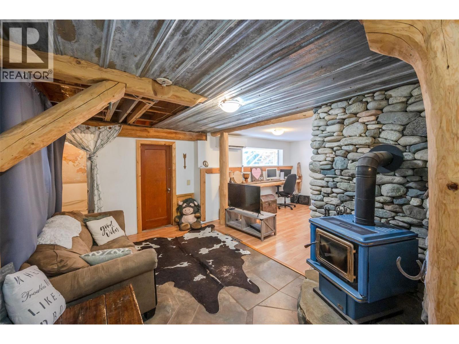 #15 7080 Glenfir Road - 26