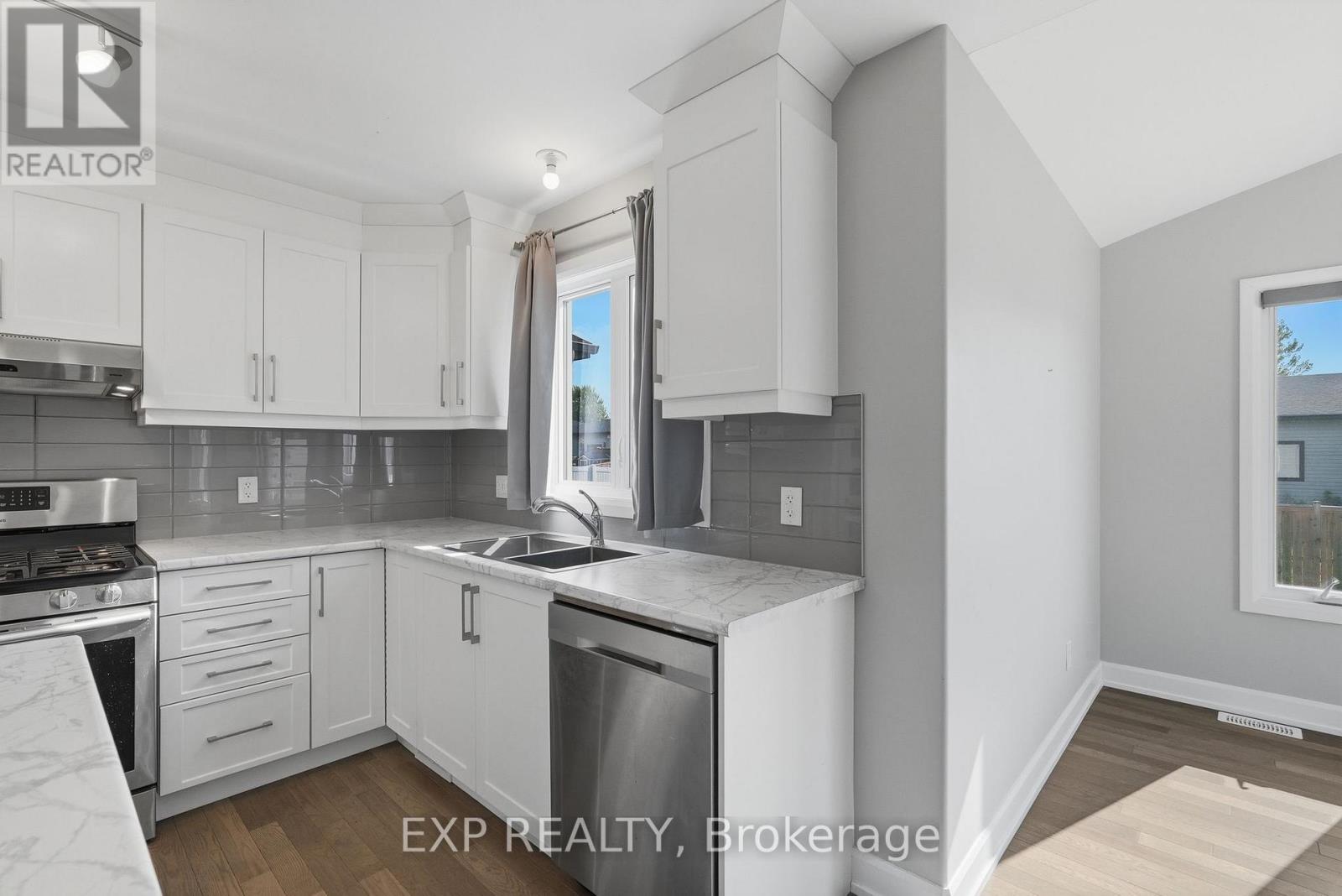 224 CAPRI AVENUE - 12