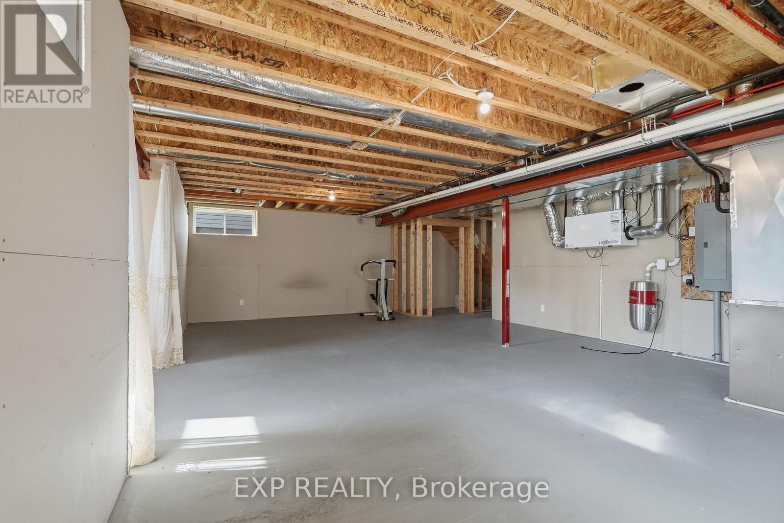 224 CAPRI AVENUE - 38