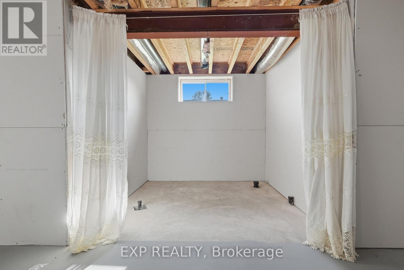 224 CAPRI AVENUE - 39