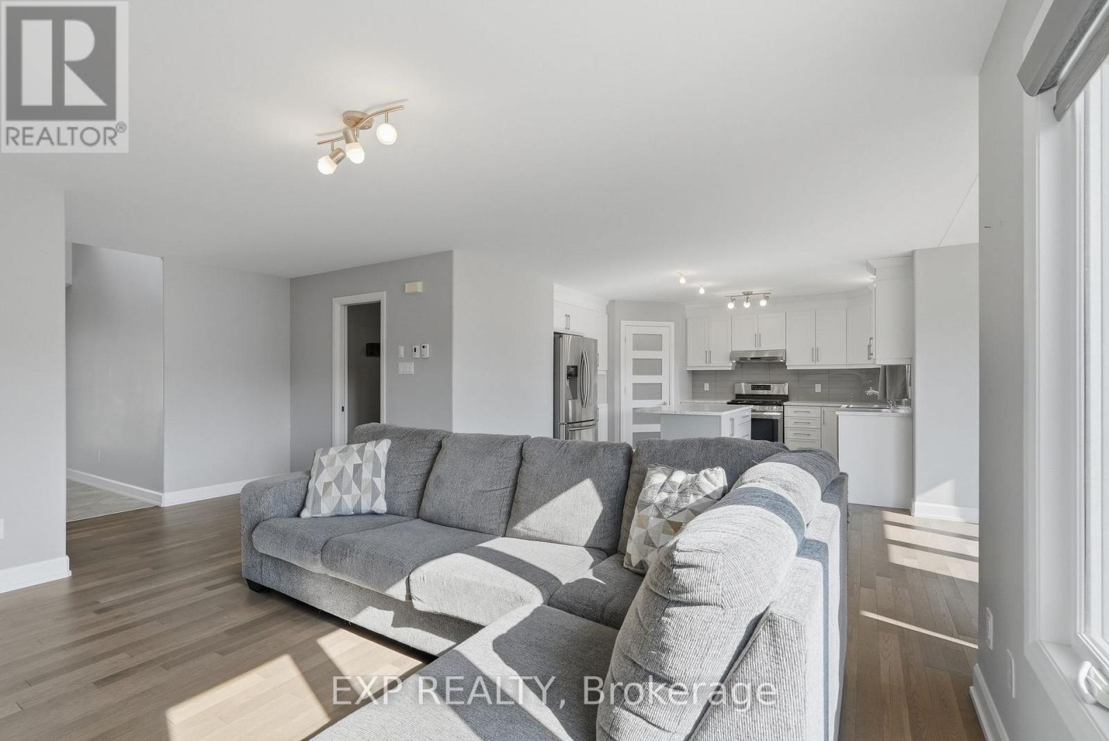 224 CAPRI AVENUE - 7