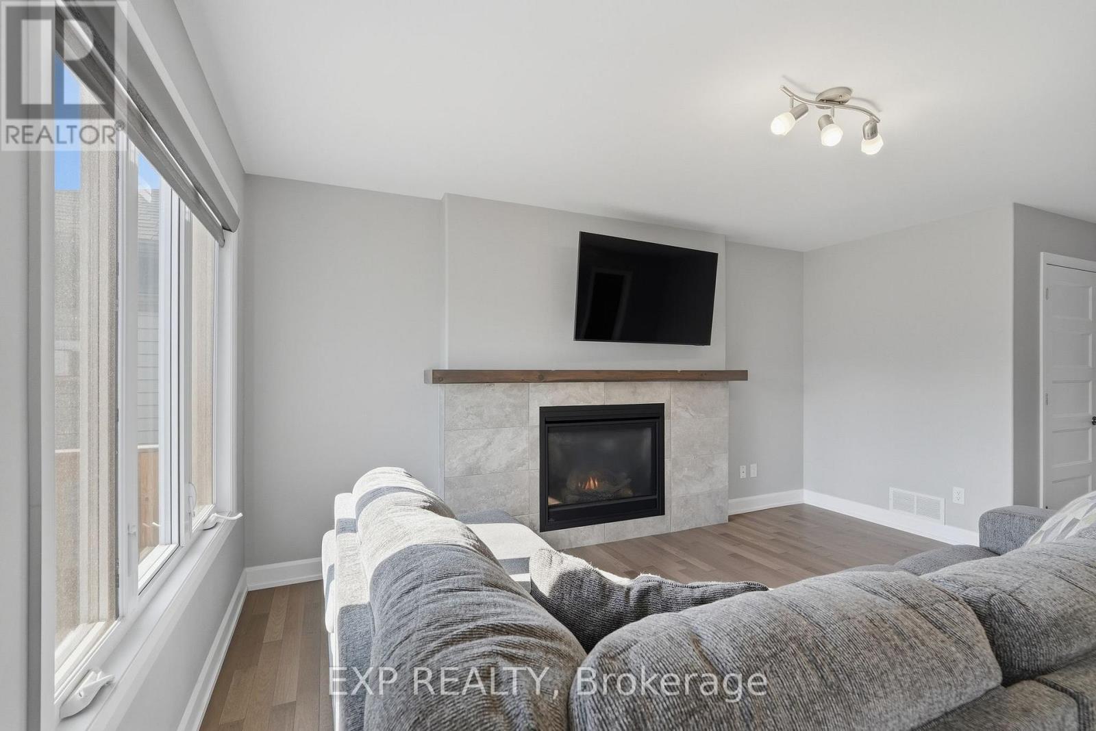 224 CAPRI AVENUE - 8