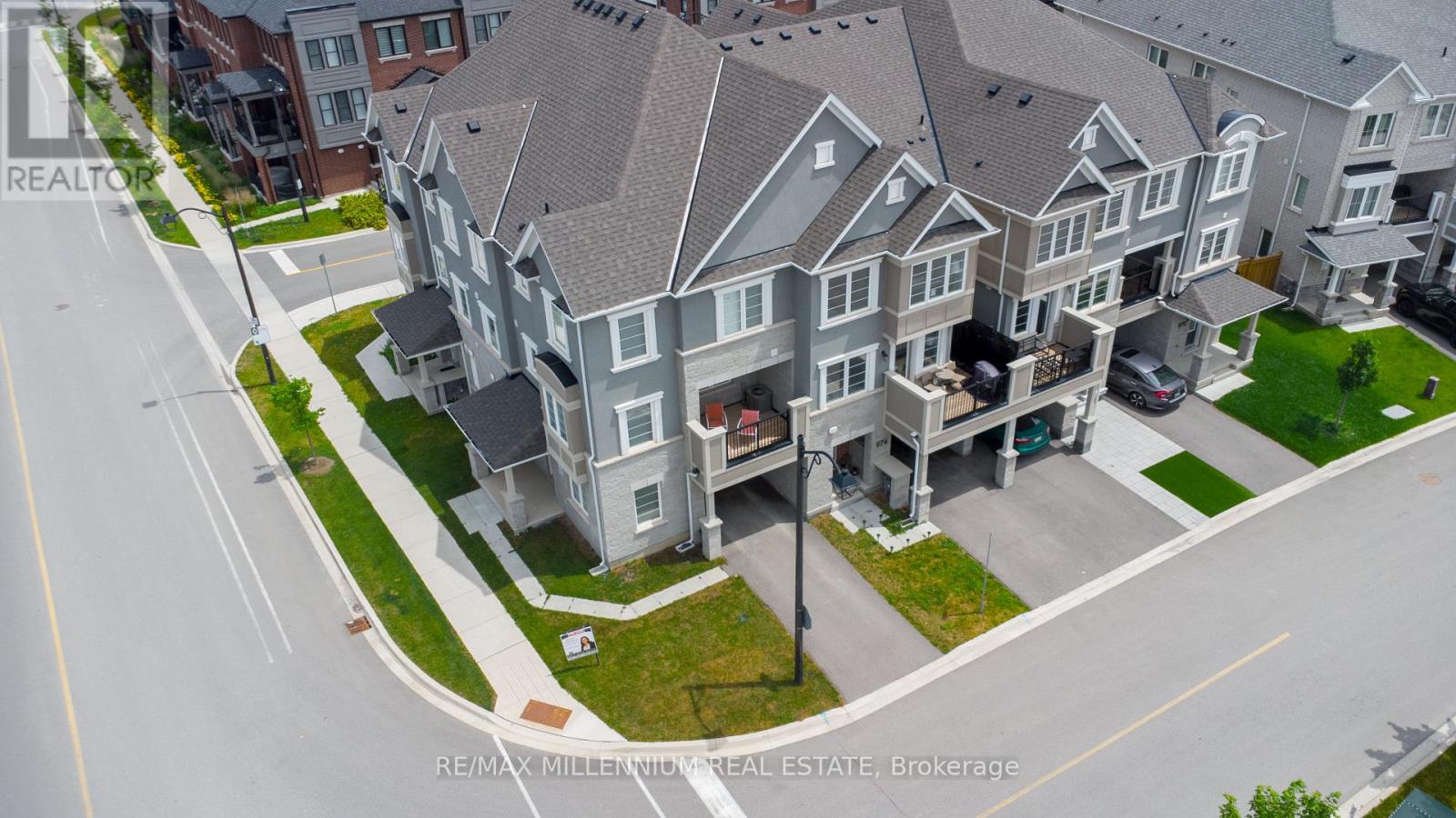 Photo of 974 Hickory Crescent