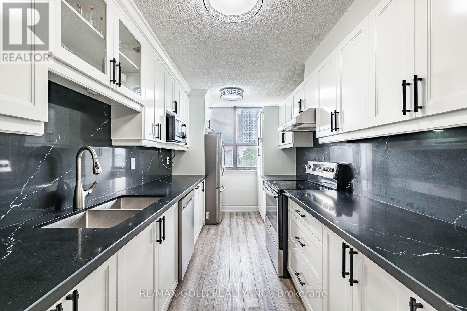 #508 18 KNIGHTSBRIDGE ROAD - 23