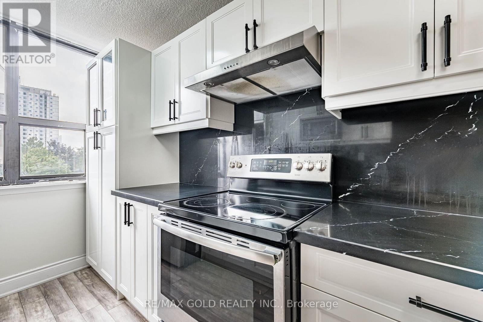 #508 18 KNIGHTSBRIDGE ROAD - 25