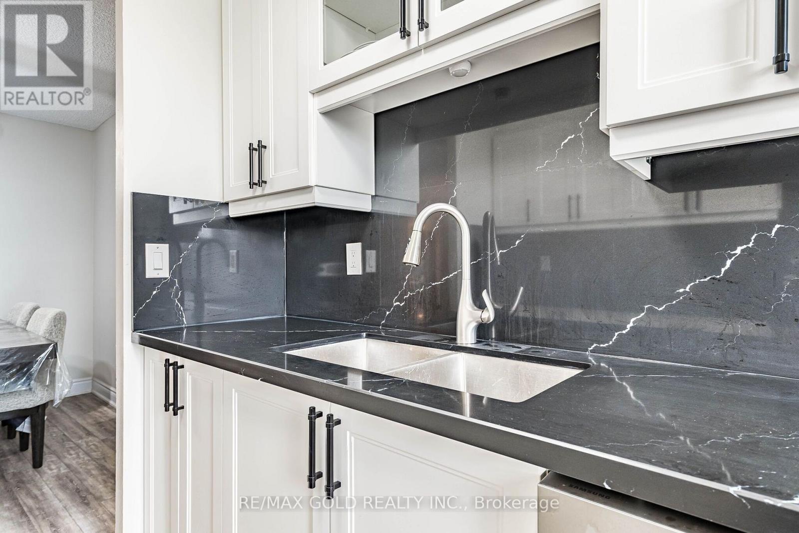 #508 18 KNIGHTSBRIDGE ROAD - 27