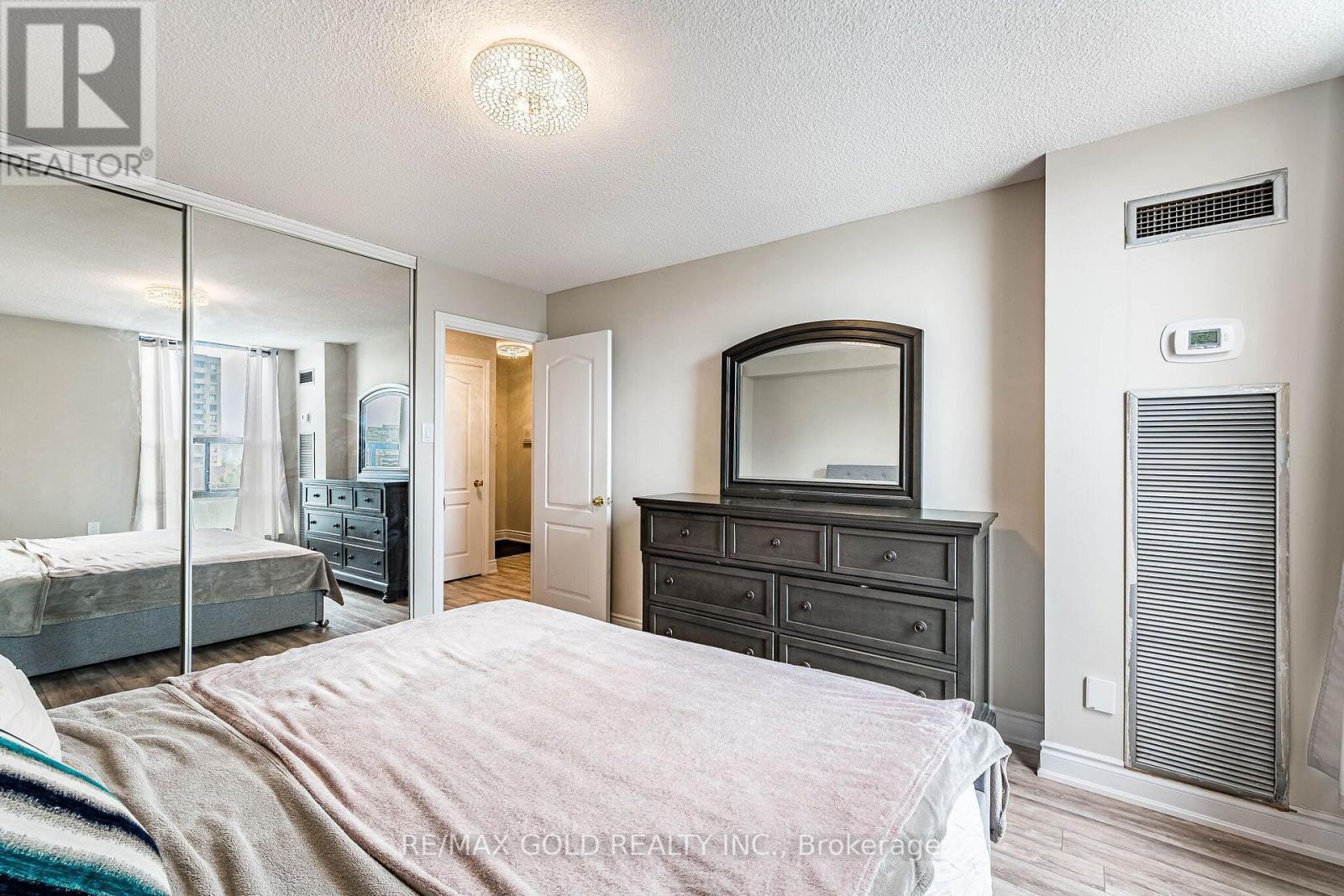 #508 18 KNIGHTSBRIDGE ROAD - 35