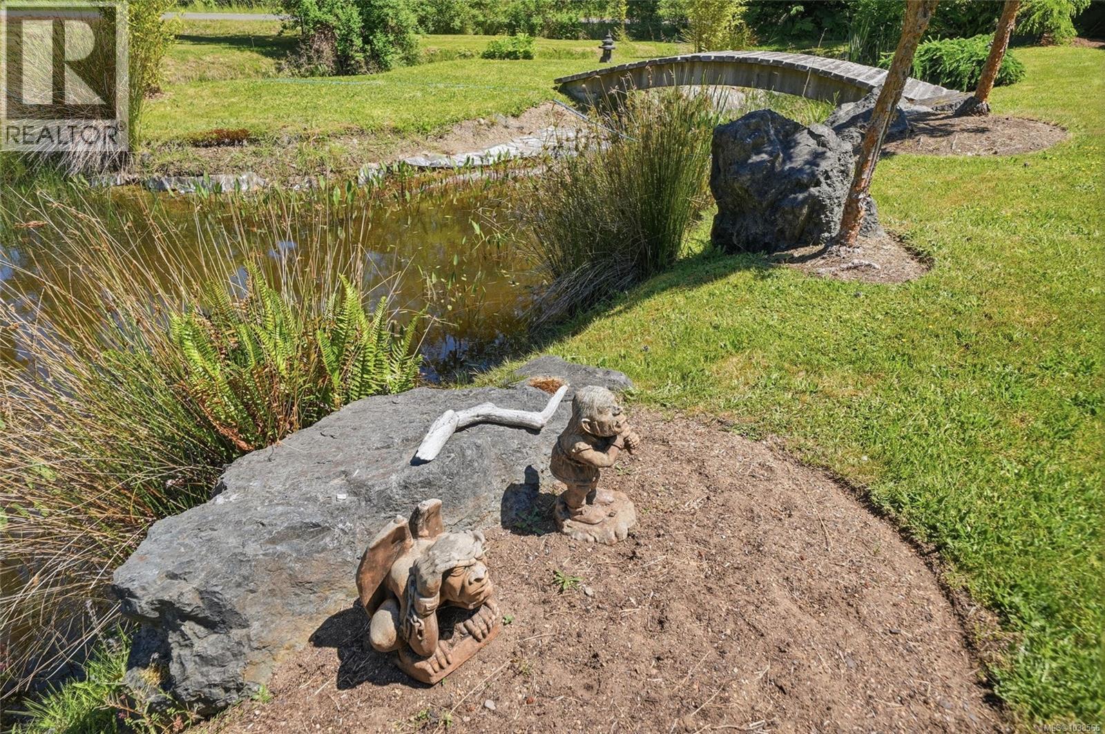 990 View Rd - 55