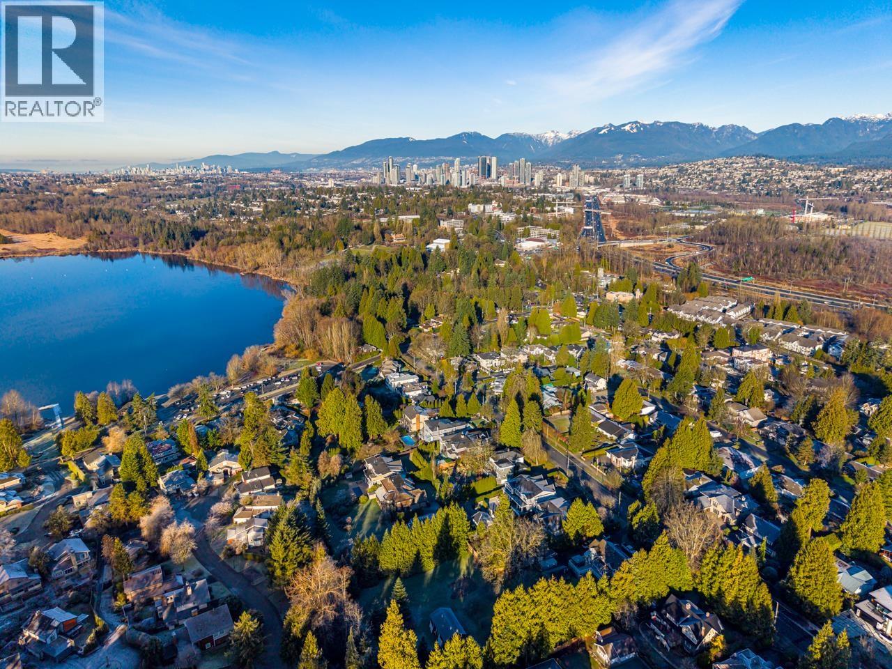 5 Bed, 3 Bath House for Sale in Burnaby – 5416 BUCKINGHAM AVENUE, Burnaby – MLS# R3147332 - Image 12