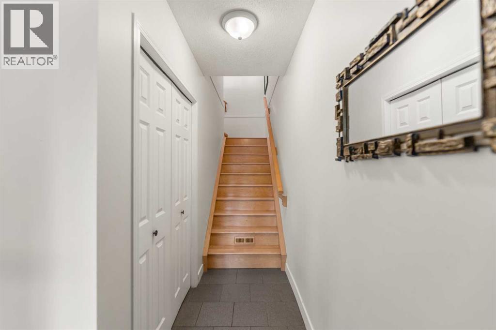 472 Regal Park NE - 2