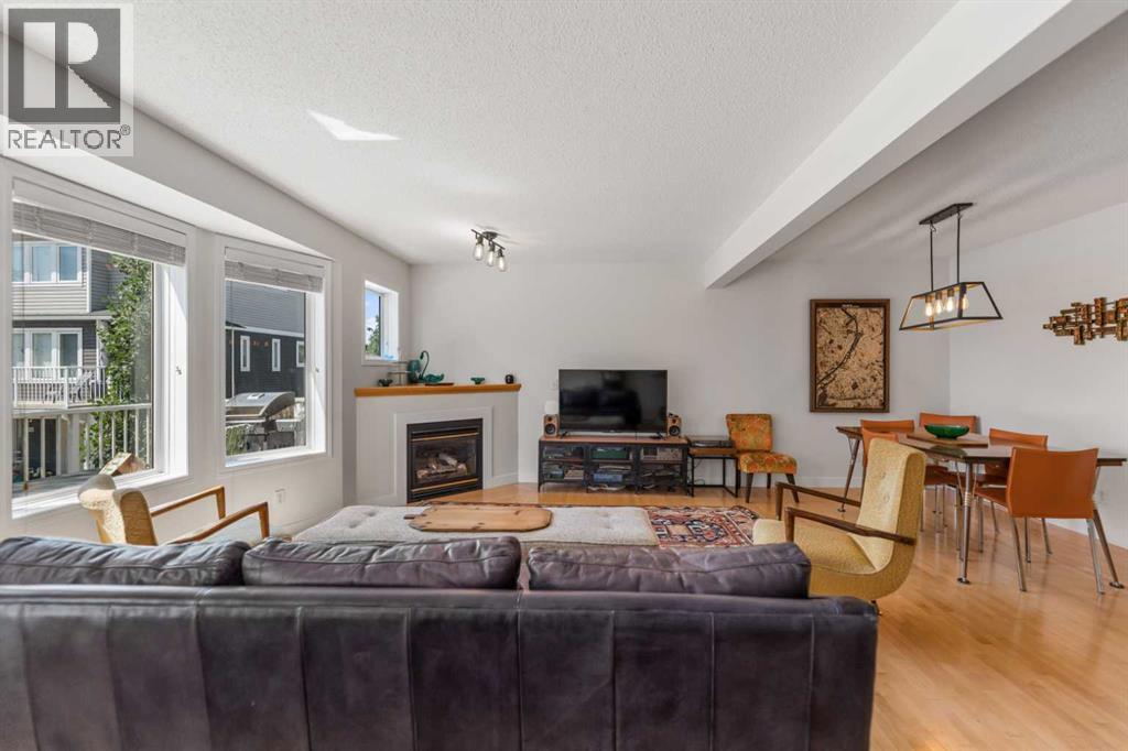472 Regal Park NE - 6