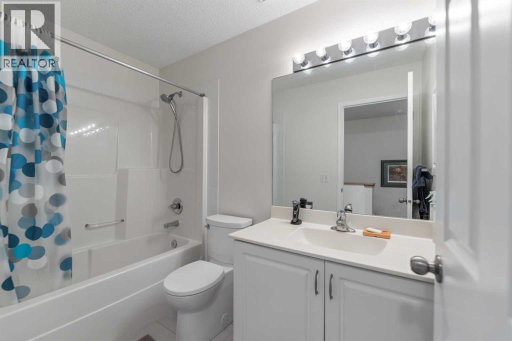 472 Regal Park NE - 23