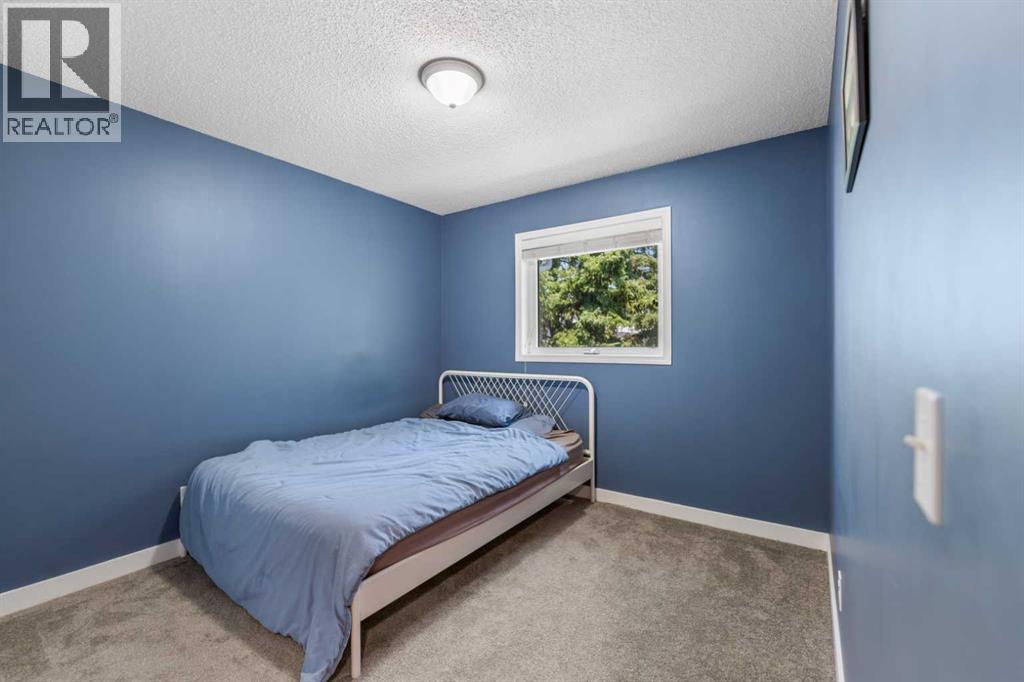 472 Regal Park NE - 24