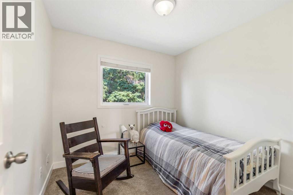 472 Regal Park NE - 26
