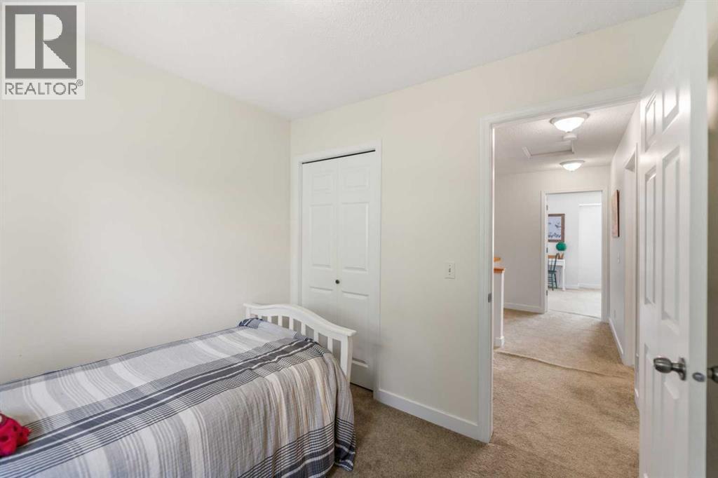 472 Regal Park NE - 27