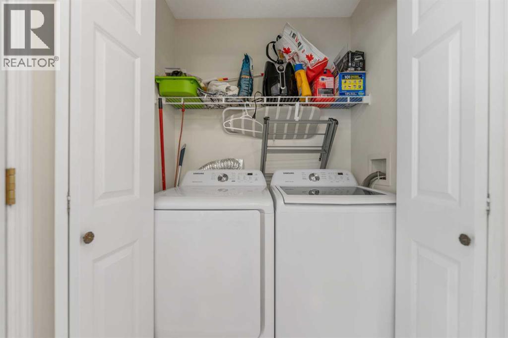 472 Regal Park NE - 16