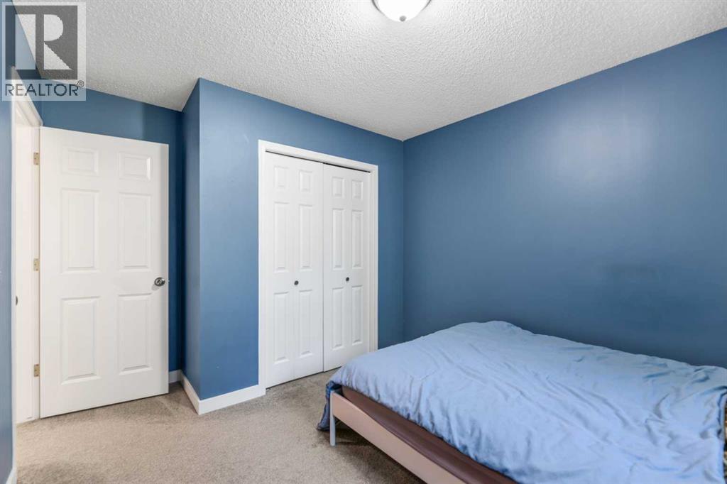 472 Regal Park NE - 25