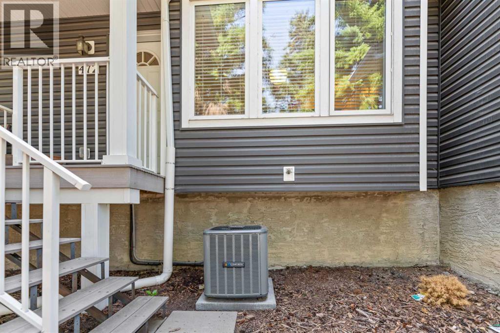 472 Regal Park NE - 28