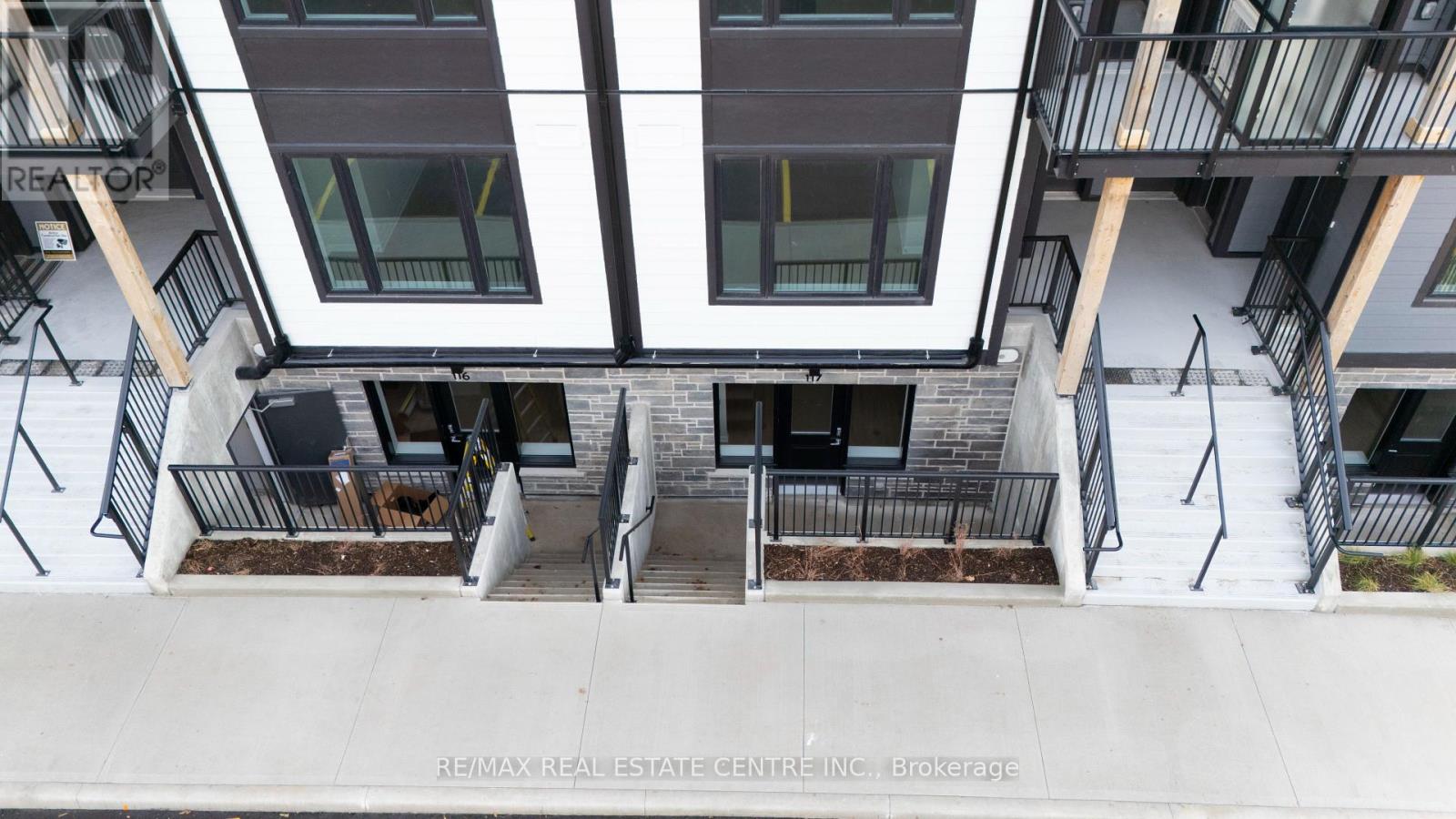 #117 708 WOOLWICH STREET - 1