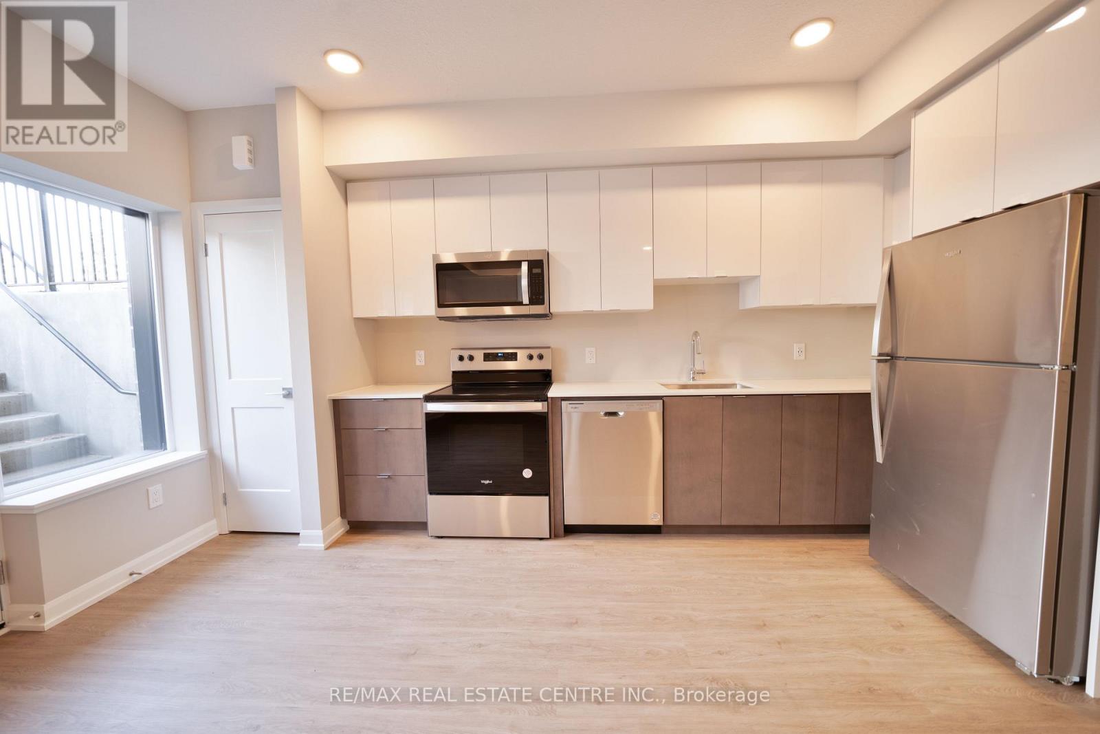 #117 708 WOOLWICH STREET - 10
