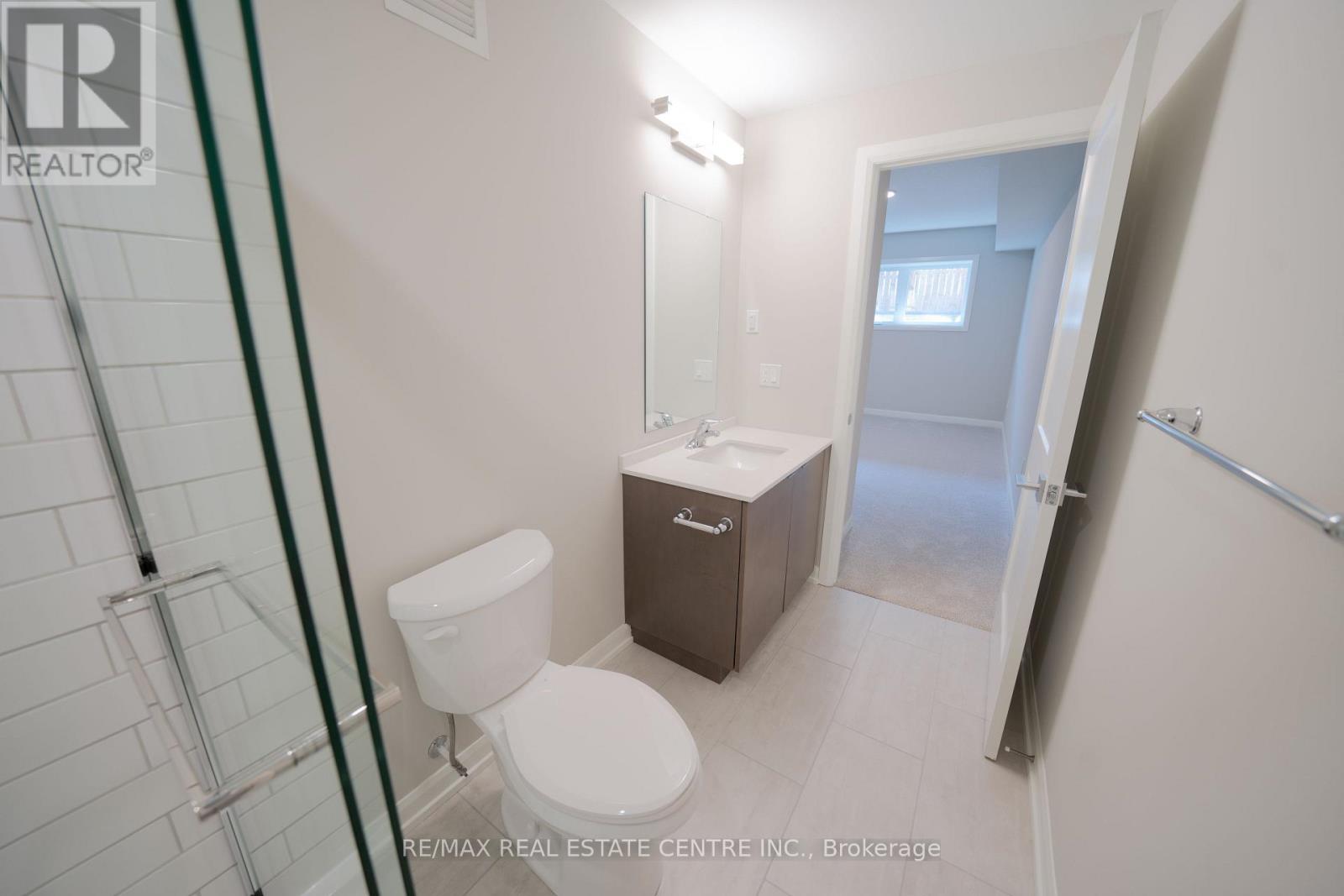 #117 708 WOOLWICH STREET - 26