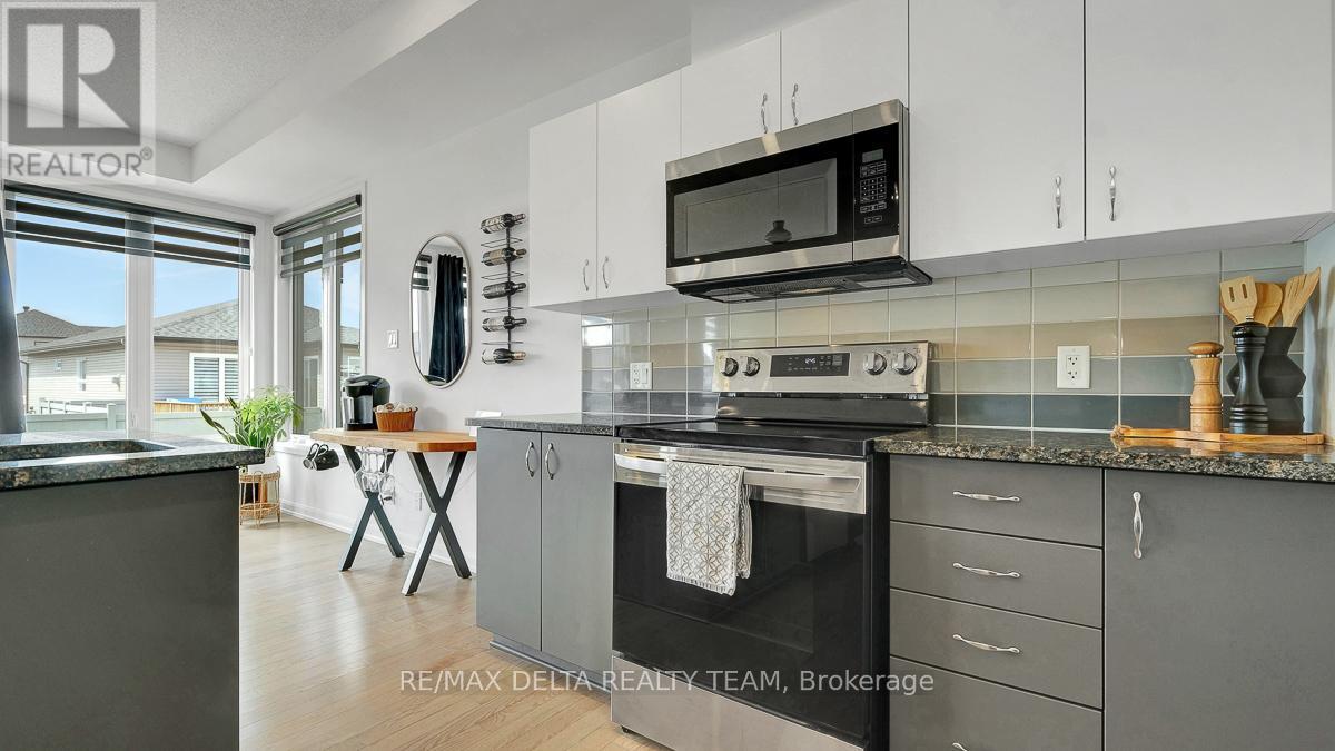 1269 DIAMOND STREET - 22