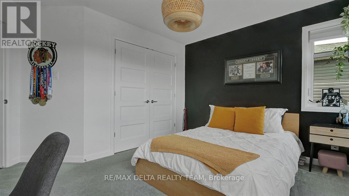 1269 DIAMOND STREET - 36