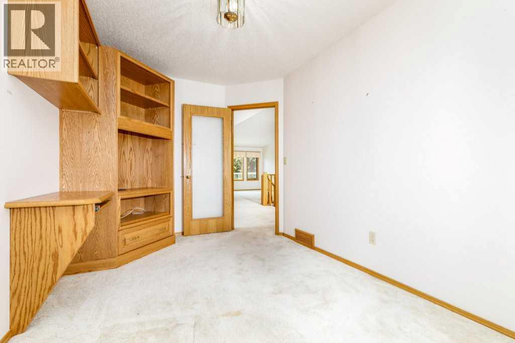 #11 4700 Fountain Drive - 23