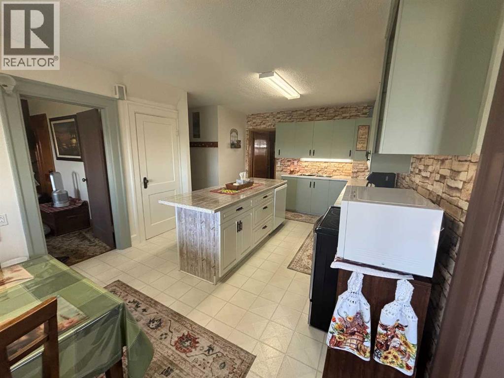 134004 Range RD 223 - 26