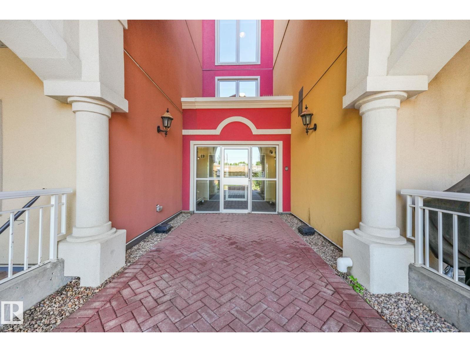 #215 10333 112 ST NW NW - 17