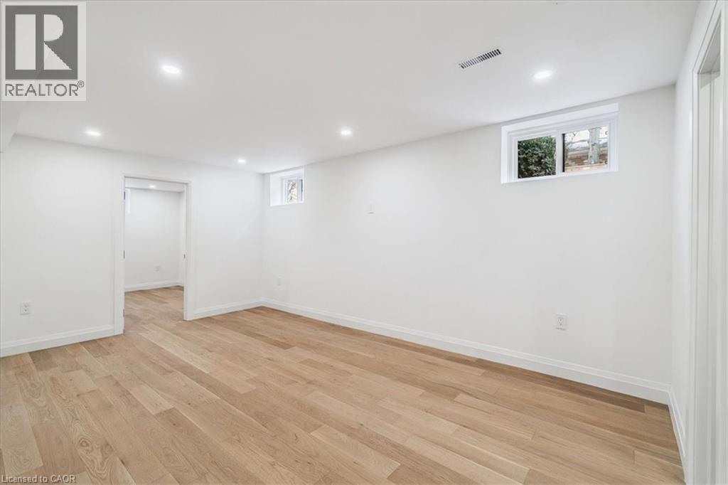 82 MARILYN Street - 32