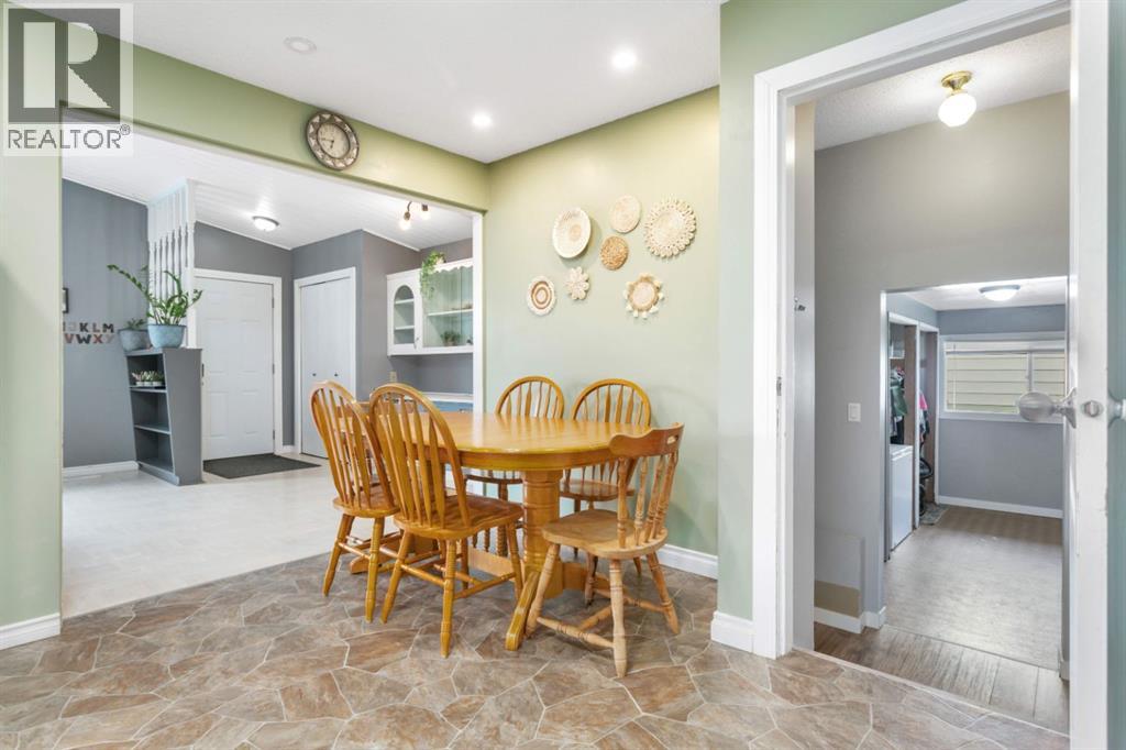 5215 52 Avenue - 10