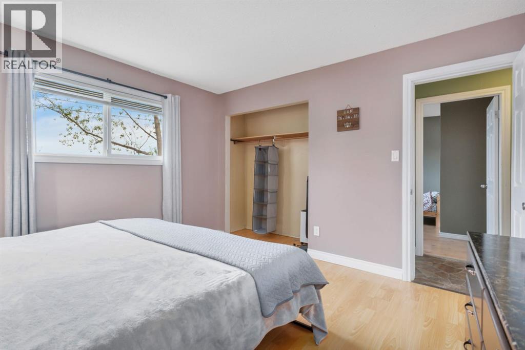 5215 52 Avenue - 20