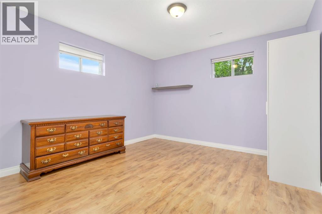 5215 52 Avenue - 32