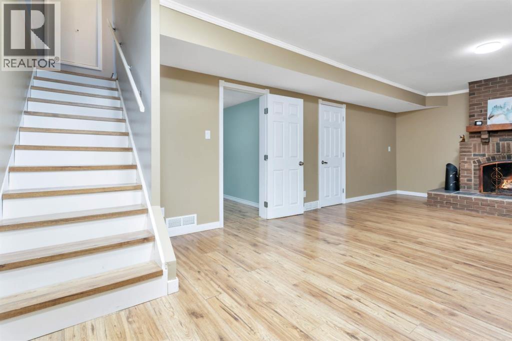 5215 52 Avenue - 27