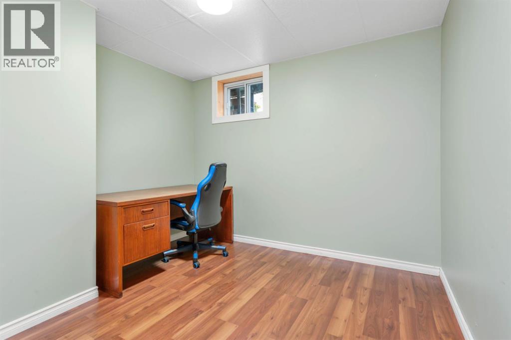 5215 52 Avenue - 34