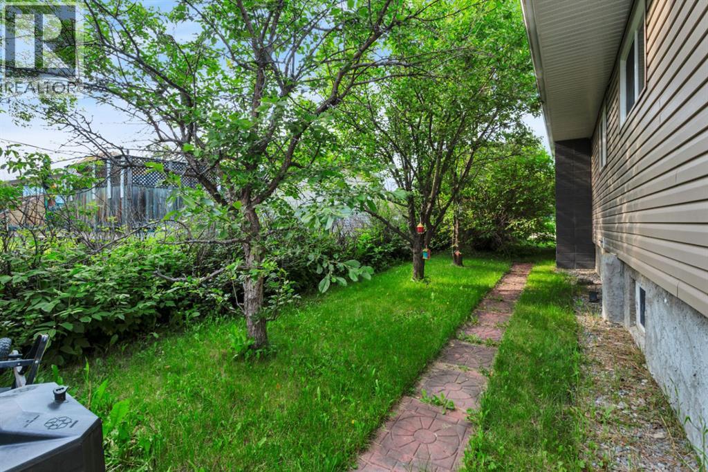 5215 52 Avenue - 47