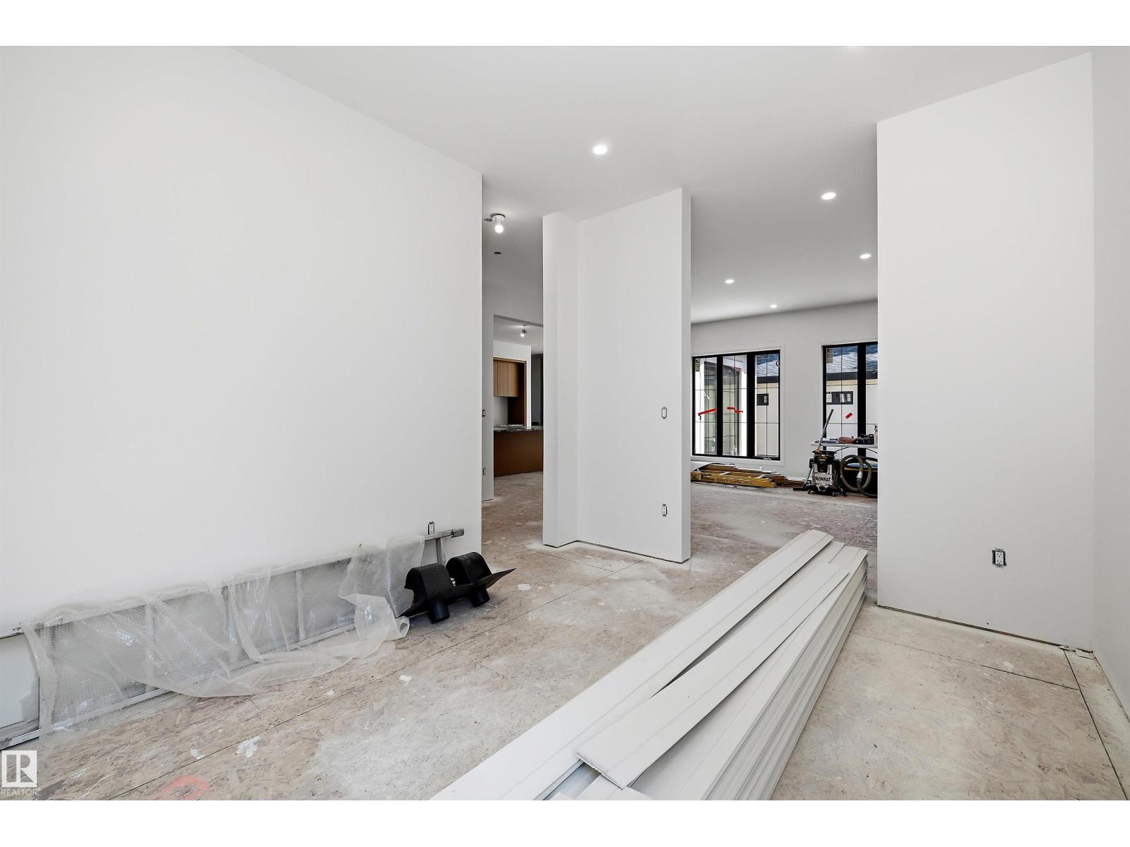 10223 130 ST NW - 10