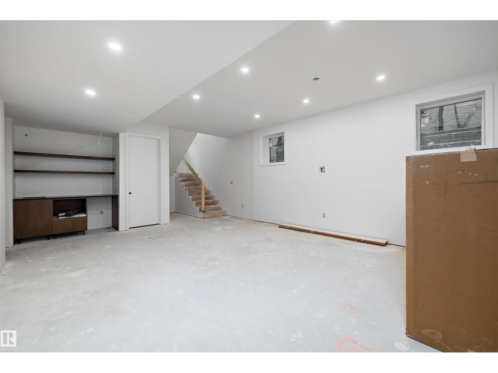 10223 130 ST NW - 60