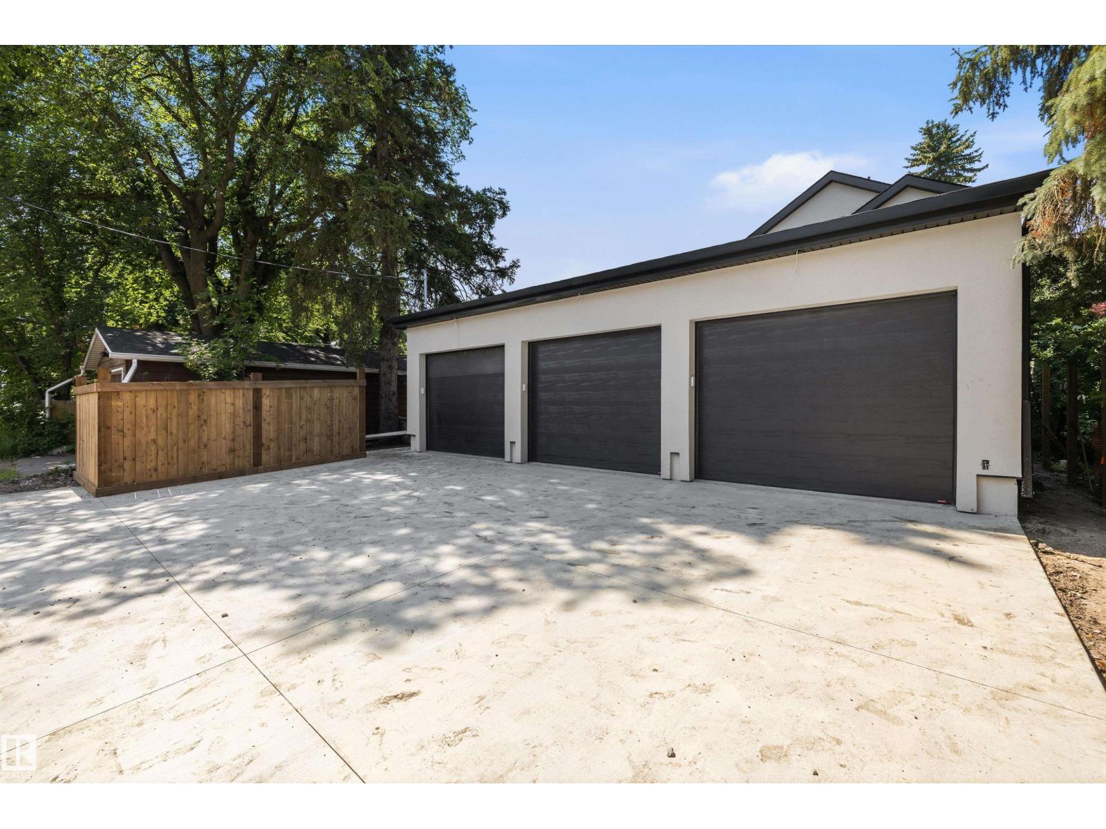 10223 130 ST NW - 75