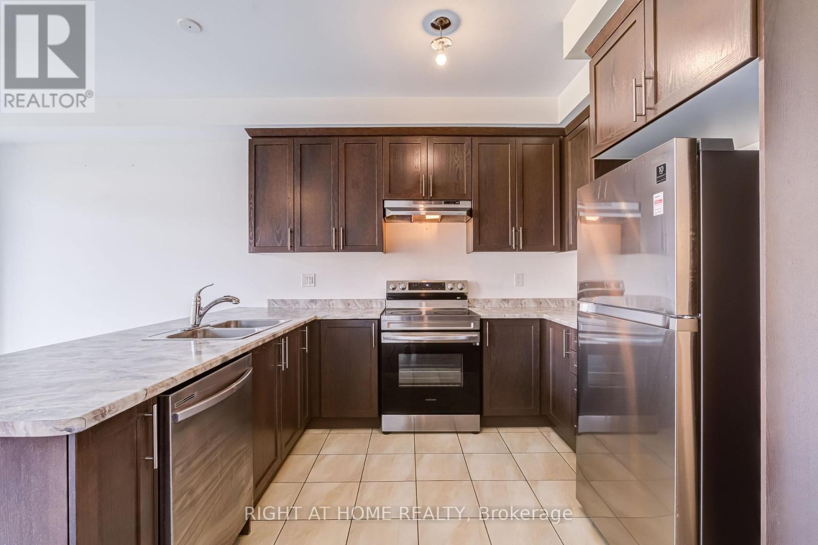9 BAILEY STREET - 12