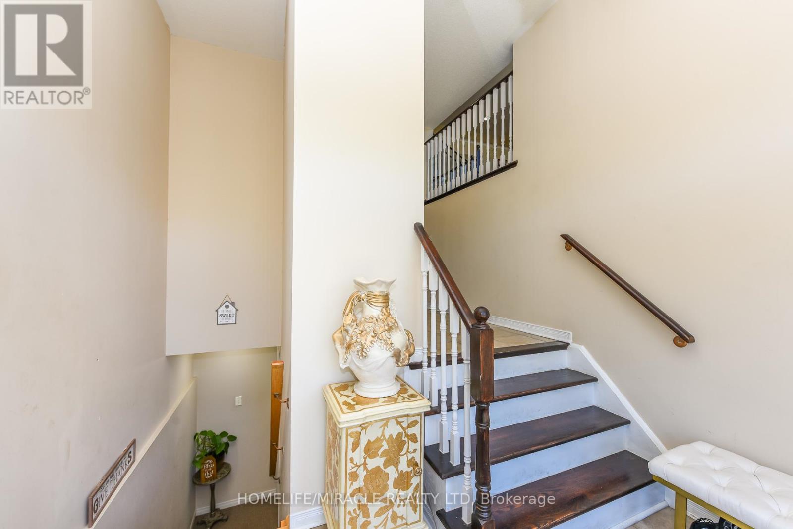 23 ROUNDSTONE DRIVE - 40